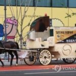 【ウマ娘】韓国ユーザーさん、「日本よりサービス劣る」と配信会社に馬車でデモを行う