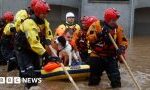 【競馬】イギリスのウスター競馬場が強雨で洪水状態に　池かな？