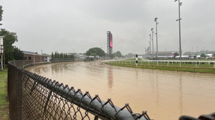 【競馬】チャーチルダウンズ競馬場が田んぼ状態　もうメチャクチャ